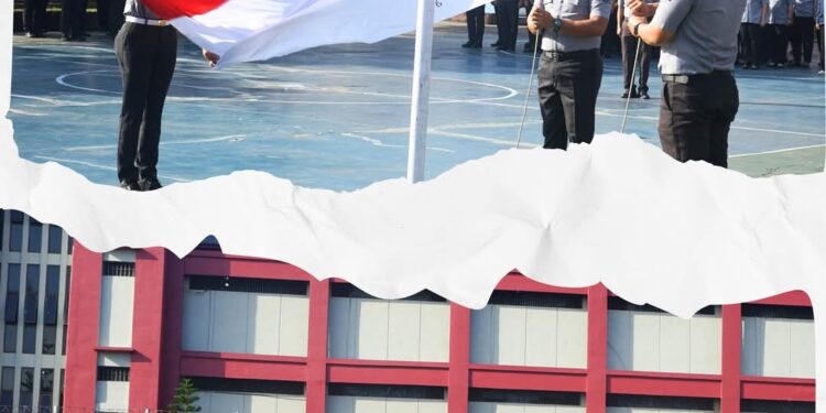 Foto:Pengibaran Sang Saka Merah Putih di Lapas Kelas I Medan berkomitmen untuk terus menjaga persatuan Dan menanamkan nilai-nilai Pancasila Demi Mewujudkan Indonesia Emas 2045.