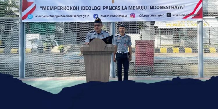 Foto:Kaur Tata Usaha,Abdul Fauzi Tarigan Bertindak Selaku Inspektur Upacara Di Lapas