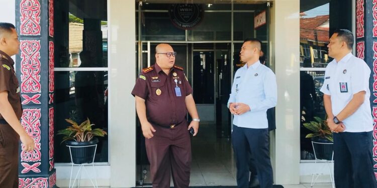 Pertemuan Kedua Pimpinan Institusi Penegak Hukum ini Berlangsung Dalam Suasana Akrab Dan Penuh Diskusi Konstruktif.(Doc/Foto:Rutan Kelas IIB Sidikalang)